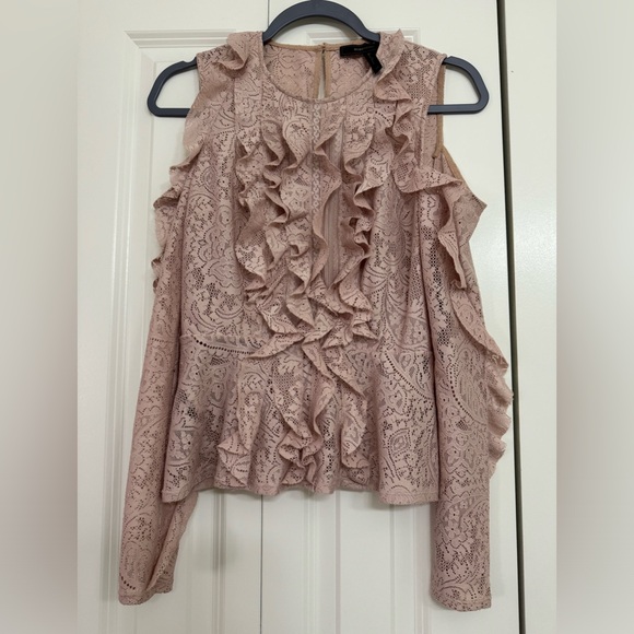 Bcbg long sleeve beige top , open shoulders size xs - Picture 1 of 6